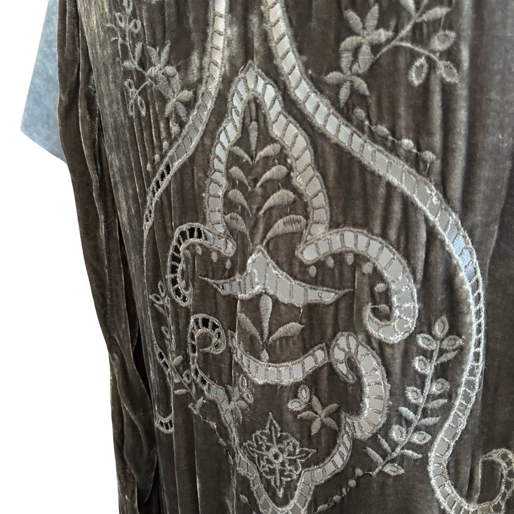 Johnny Was Love Duster Velvet Long Kimono Embroidered Gray M Whimsigoth READ - Picture 11 of 15